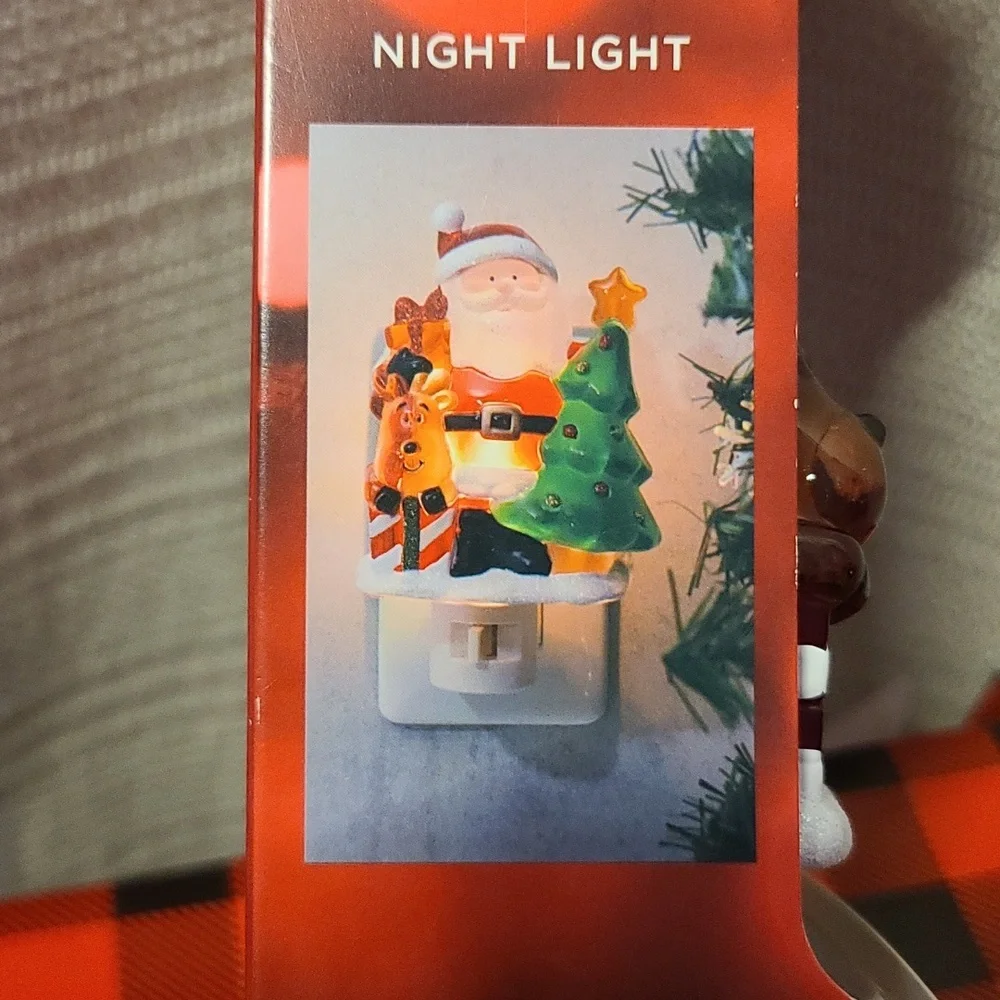 Christmas Santa night lite plug in NIB